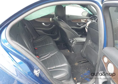 2017 Mercedes-Benz C 300 Sport z USA, uszkodzony, nr VIN 55SWF4JB6HU213742